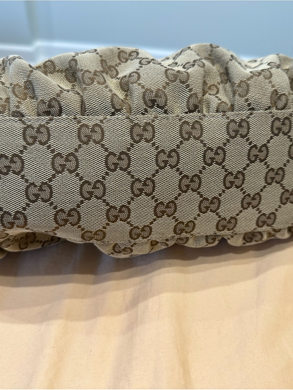 Gucci Beige Abbey D Ring Canvas with Dark Brown Trim. Excellent Condition - Picture 5 of 13